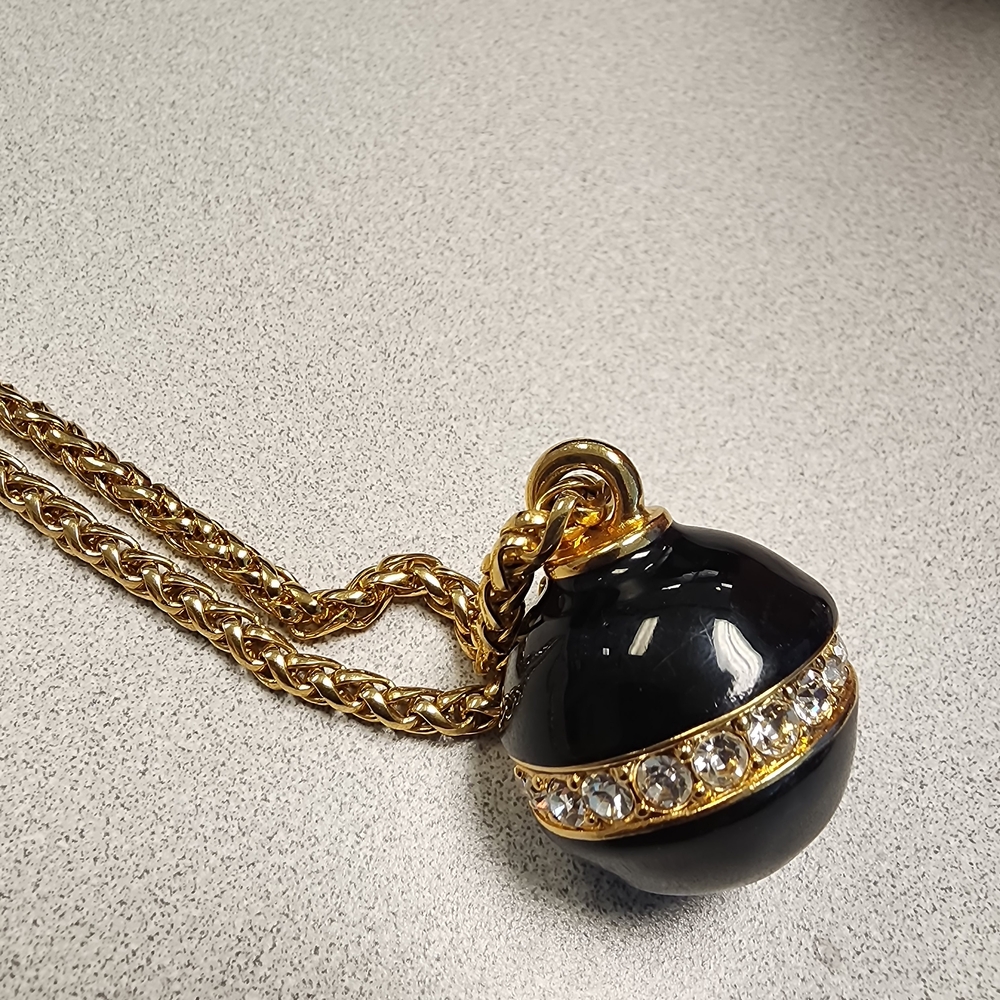 Luxurious Black and Gold Crystal Necklace
